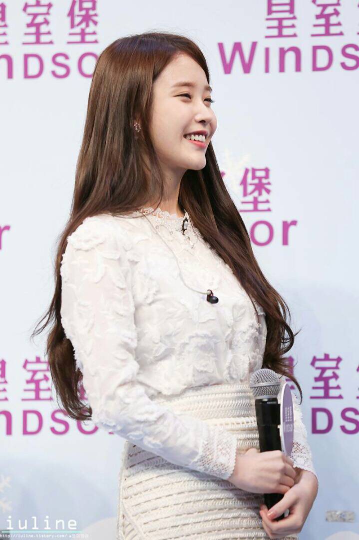 아이유 닮은 이지금 | 인스티즈