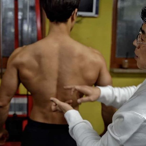 [여름철운동자극] 남자는 등으로 말한다 | 인스티즈