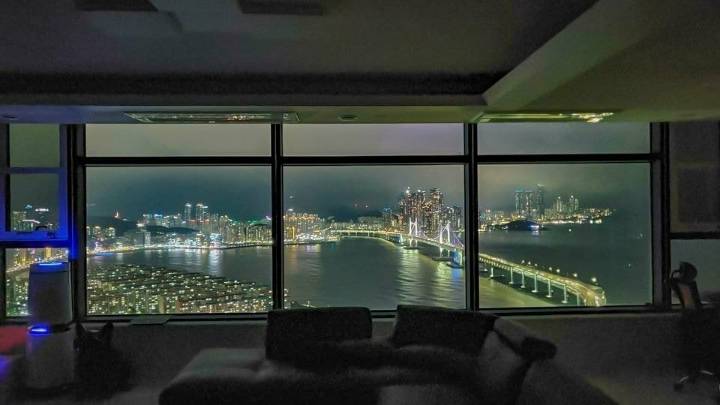 태풍 왔을 때 부산 용호동W에서 찍은 광안리-해운대 사진.JPG | 인스티즈