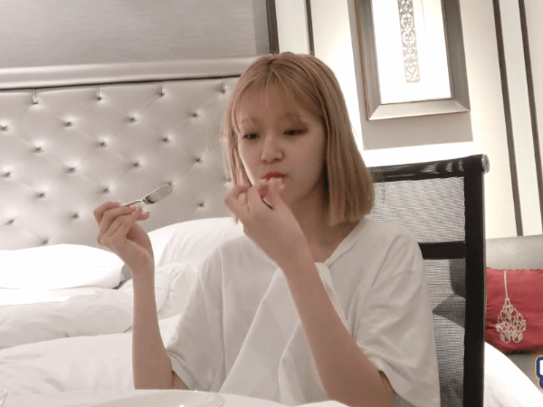 프로미스나인의 지헌이와 나경이! (feat. 규리) | 인스티즈