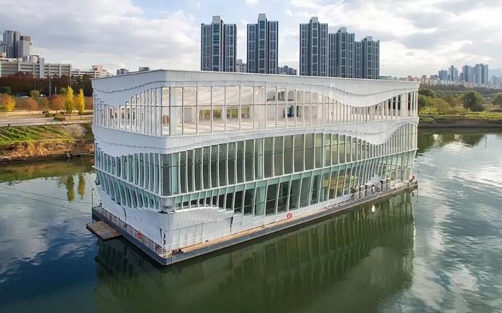 올 가을 서울 선상에 오픈 예정이라는 스타벅스 | 인스티즈