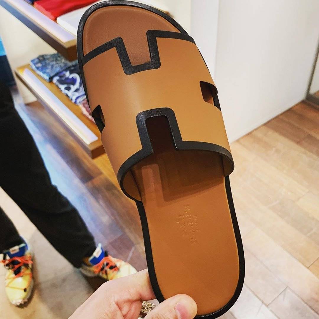 가격이 만만해서(?) 인기 많다는 에르메스 슬리퍼...jpg | 인스티즈