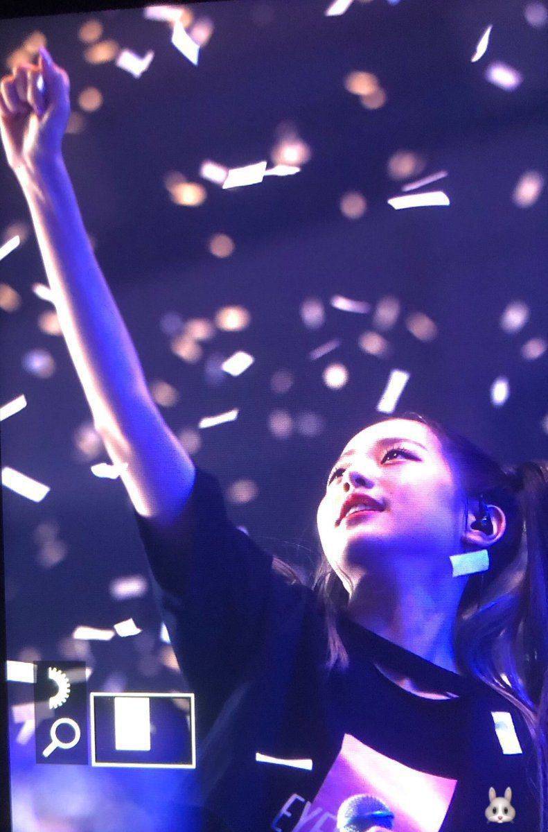 꽃가루를 너무 너무 좋아하는 아이즈원 장원영 | 인스티즈