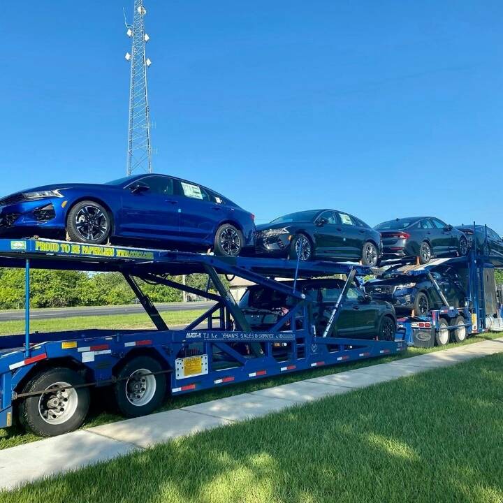 미국 매장에 입고된 기아 K5 | 인스티즈