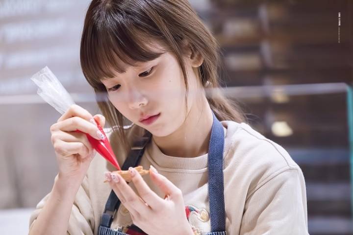 이런 카페알바생이 무료로 사이즈업을 해준다면? | 인스티즈