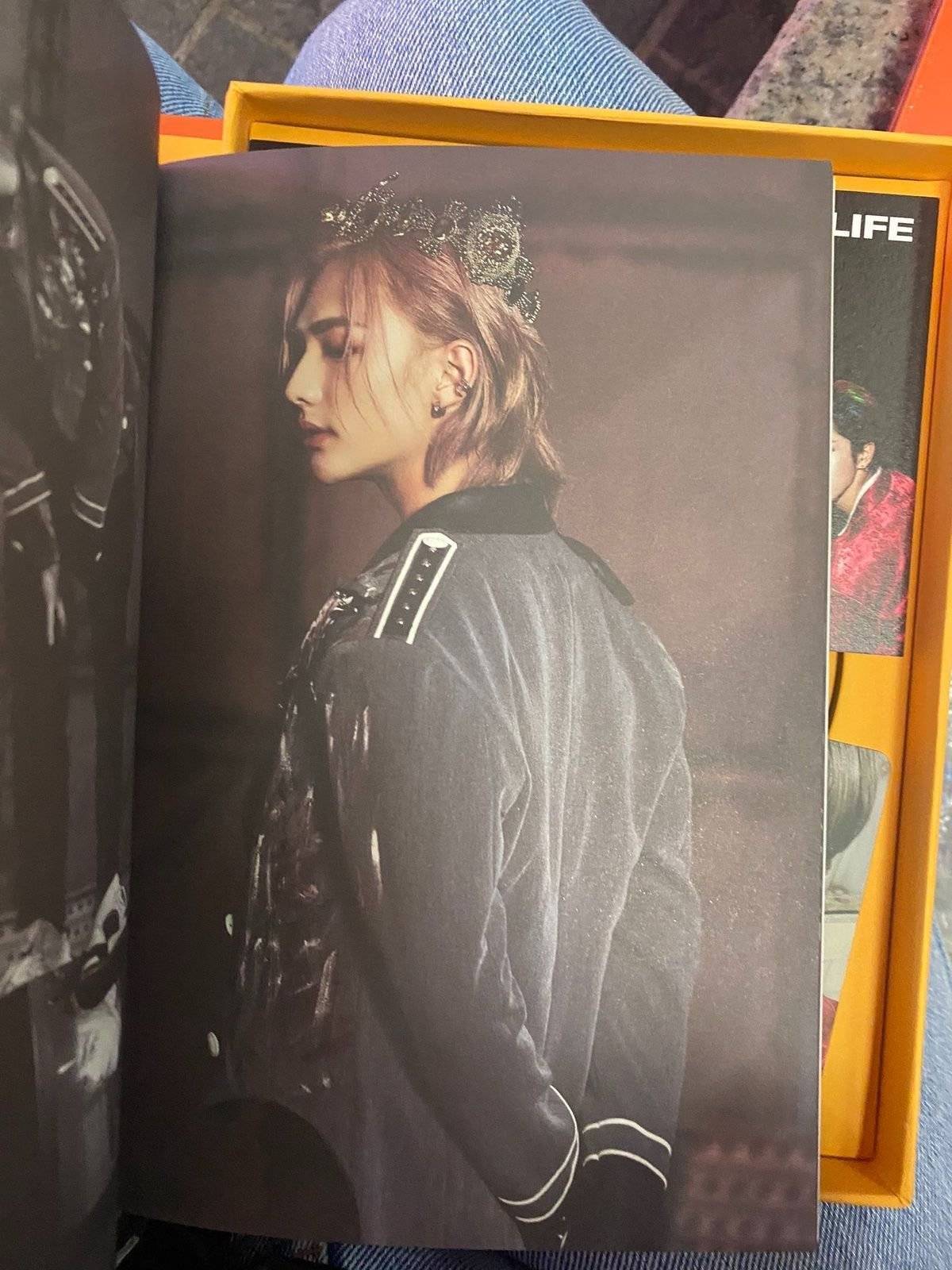 현진 왕관쓴 사진보고 진짜 숨멎고 바로저장함 | 인스티즈