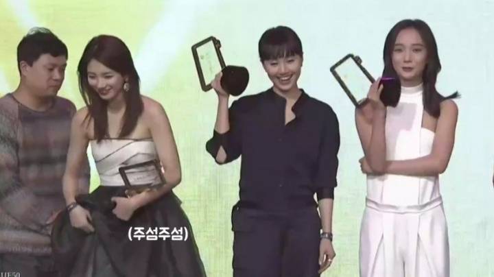 수지씨 터프걸 자세 취해주세요.JPG | 인스티즈