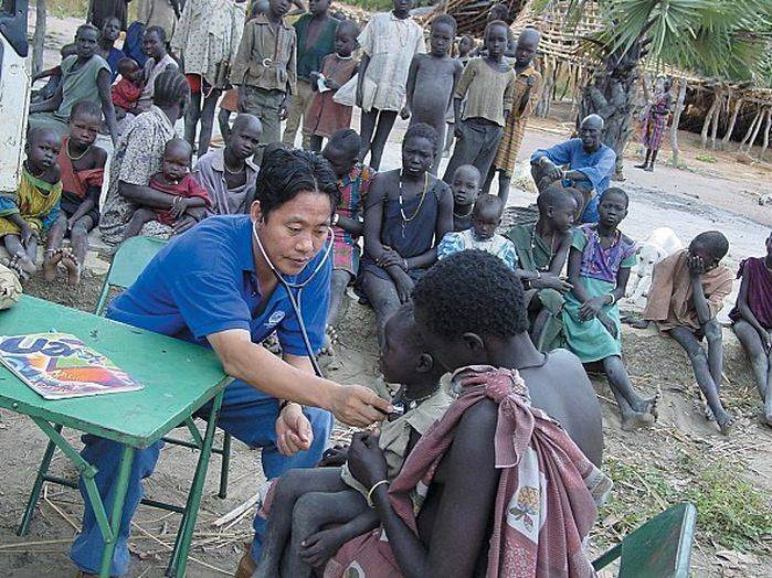 20년전 한국인의 도움으로 최근 한국의 의대를 졸업한 아프리카 제자들 | 인스티즈