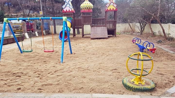 솔직히 놀이터에서 탈출 할때 실눈 떴다vs안 떴다 | 인스티즈