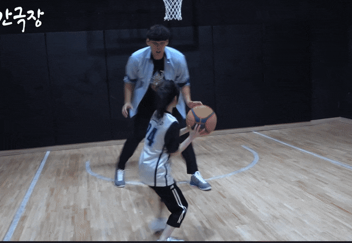 147cm 쏘대장 vs 221cm 하승진 1on1 하이라이트.gif 속 | 인스티즈