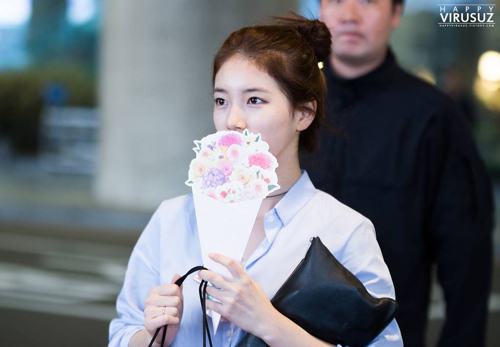 팬들이 준 사소한 것들도 소중하게 생각해주는 수지 | 인스티즈