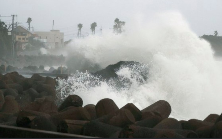 "경험한 적 없는 위험한 태풍" 벌벌 떨고있는 일본 열도 | 인스티즈