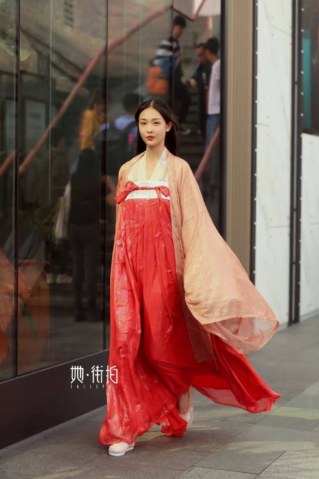 갑자기 한푸 입기가 유행중인 중국.jpg | 인스티즈