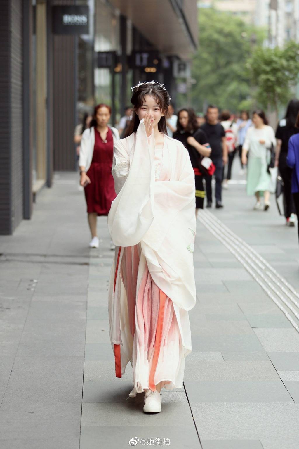 갑자기 한푸 입기가 유행중인 중국.jpg | 인스티즈