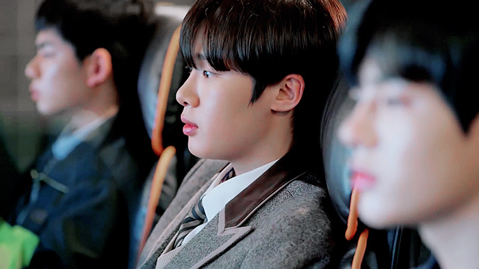 기억해..? 복도에서 떠들다.. 같이 혼나던 우리 둘... 기억 조작이 따로 없는 하이틴 웹드 | 인스티즈