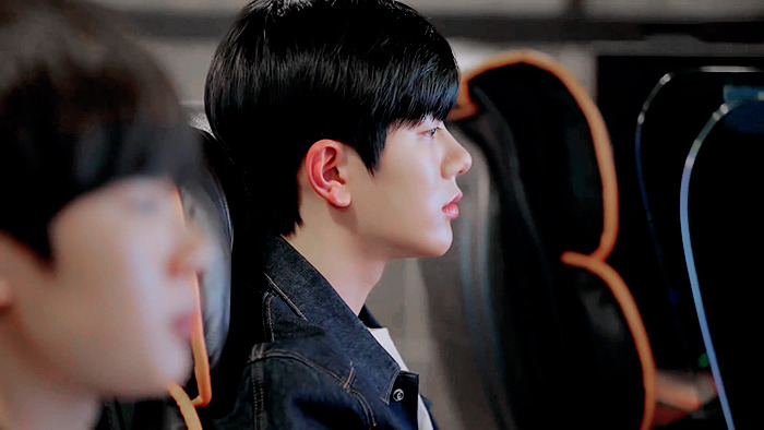 기억해..? 복도에서 떠들다.. 같이 혼나던 우리 둘... 기억 조작이 따로 없는 하이틴 웹드 | 인스티즈