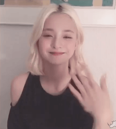 수분 보충하는 프로미스나인 장규리와 이나경.gif | 인스티즈
