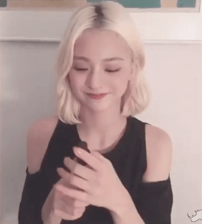 수분 보충하는 프로미스나인 장규리와 이나경.gif | 인스티즈