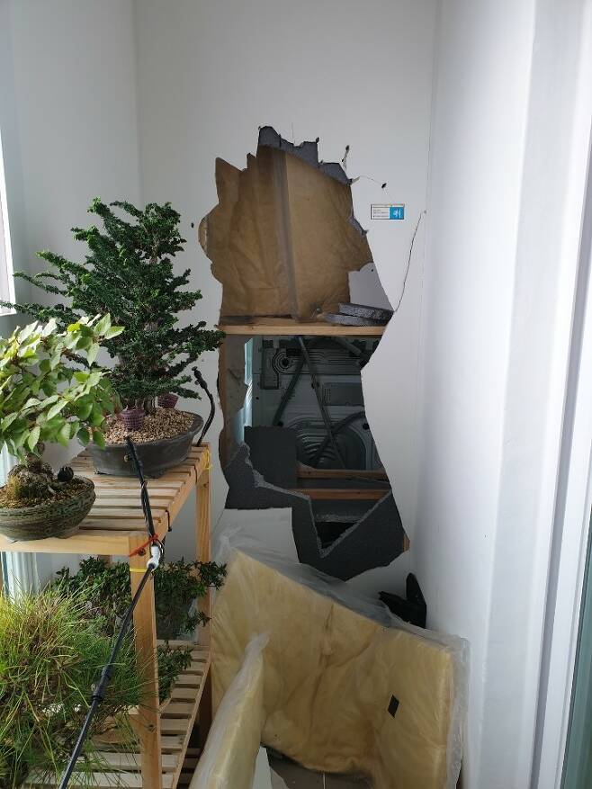 아파트 44층 화재...6개월 아이와 있던 엄마 필사의 탈출.jpg | 인스티즈