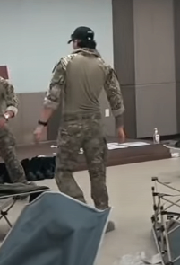 가짜사나이2 예고편 머리 긴 교관으로 추측되는 인물 | 인스티즈