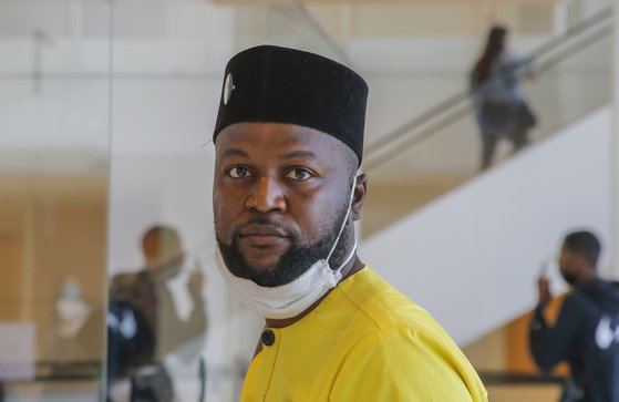 프랑스 박물관 전시물 들고 나가려던 콩고인 '도둑은 내가 아닌 프랑스' | 인스티즈