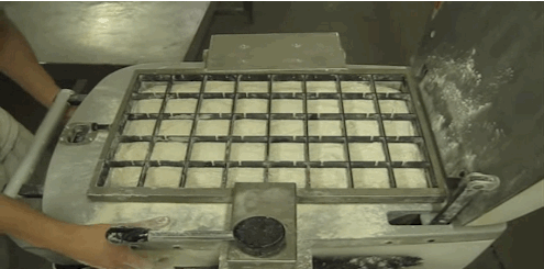 빵 반죽 잘라내는 기계 | 인스티즈