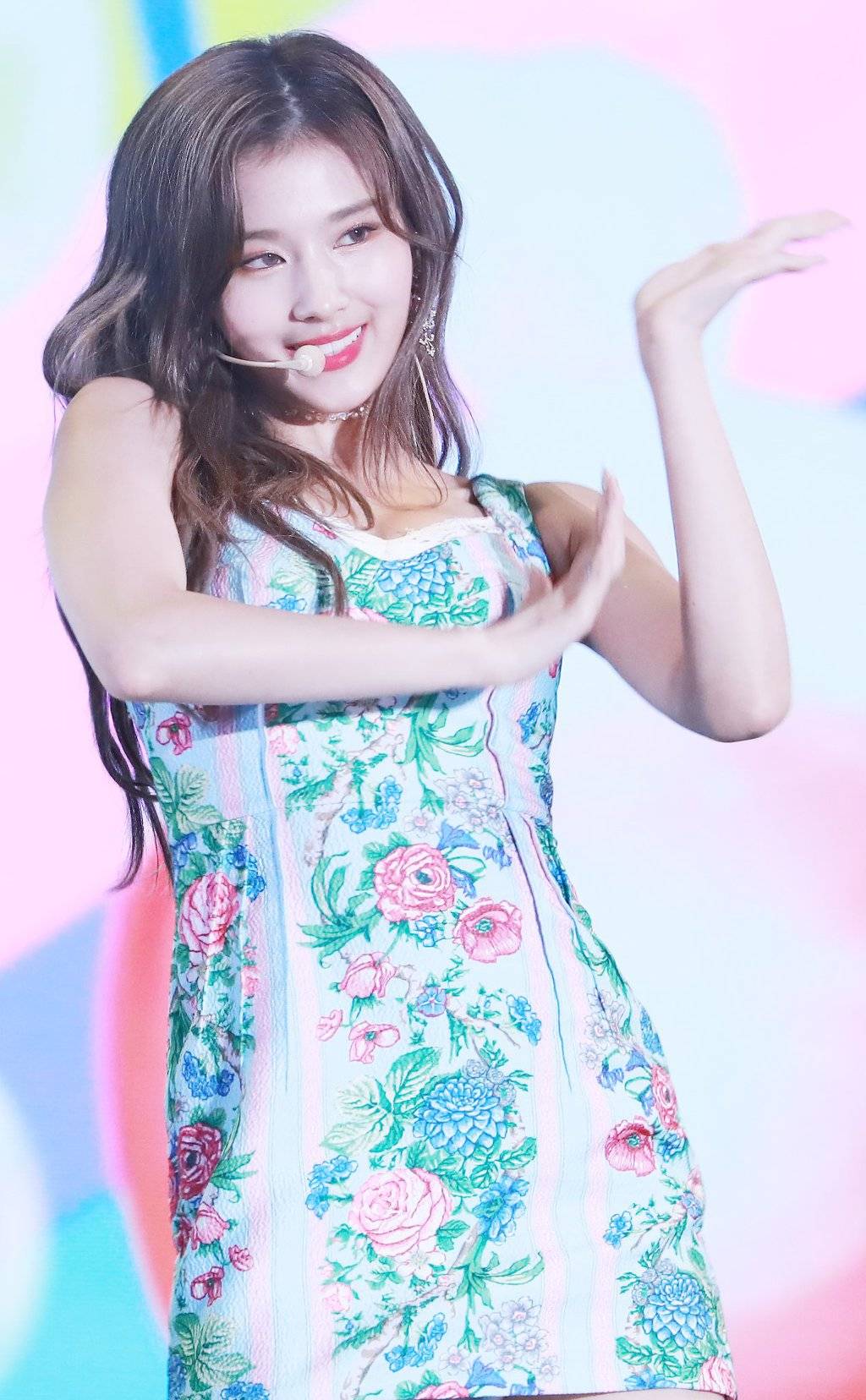 180723 트와이스 사나 - DTNA + What is love ? + Likey 울산 음악중심 | 인스티즈