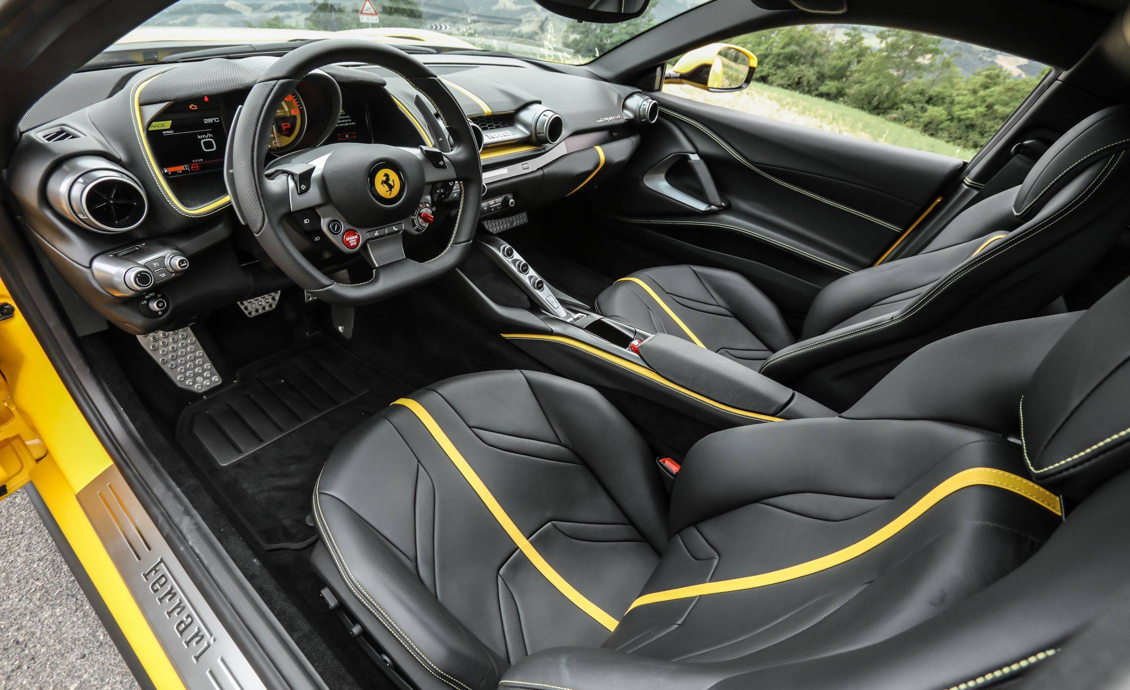 2018 페라리 812 슈퍼패스트 [데이터주의] | 인스티즈