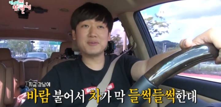 얼굴 표정 극명하게 차이 나는 오마이걸 매니저ㅋㅋㅋ.jpg | 인스티즈