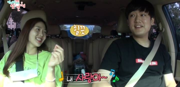 얼굴 표정 극명하게 차이 나는 오마이걸 매니저ㅋㅋㅋ.jpg | 인스티즈