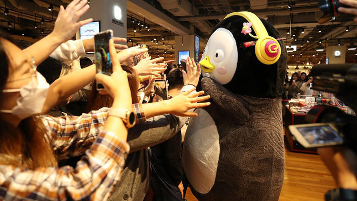 유튜버 임팩트 대결 19시즌 펭수 vs 20시즌 이근 대위 | 인스티즈