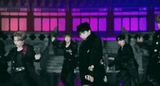 경복궁에서 한복 입고 무대한 방탄소년단.gif | 인스티즈