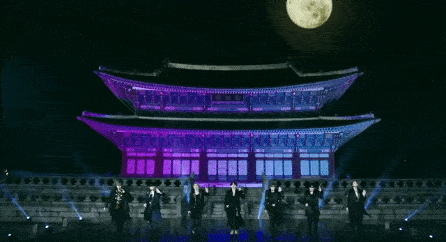경복궁에서 한복 입고 무대한 방탄소년단.gif | 인스티즈