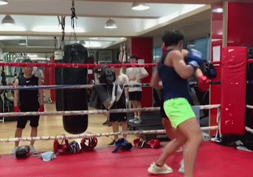 프로복서에게 다짜고짜 스파링하자고 한 고등학생 | 인스티즈