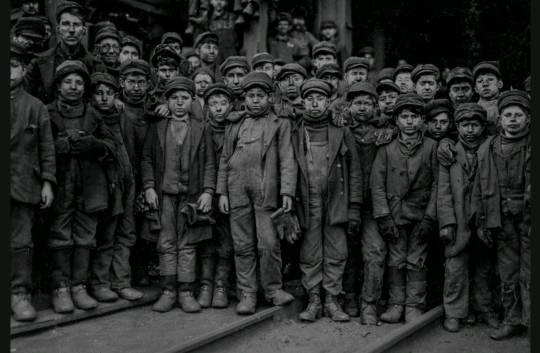 아기공룡둘리로 보는 20세기 초 미국 노동환영 | 인스티즈