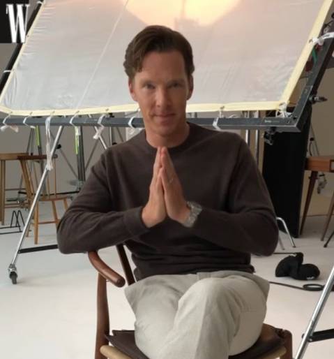 오늘자 한국팬들에게 보내는 인사 영상에서 또 합장한 베네딕트 컴버배치 | 인스티즈