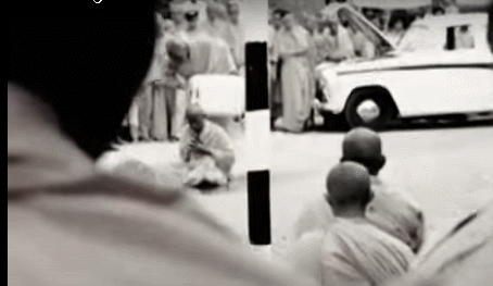 소신공양하는 베트남 고승 틱광둑 | 인스티즈