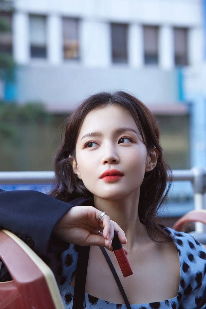 '나스' 뮤즈된 이하이, 청량미 넘치는 근황 | 인스티즈