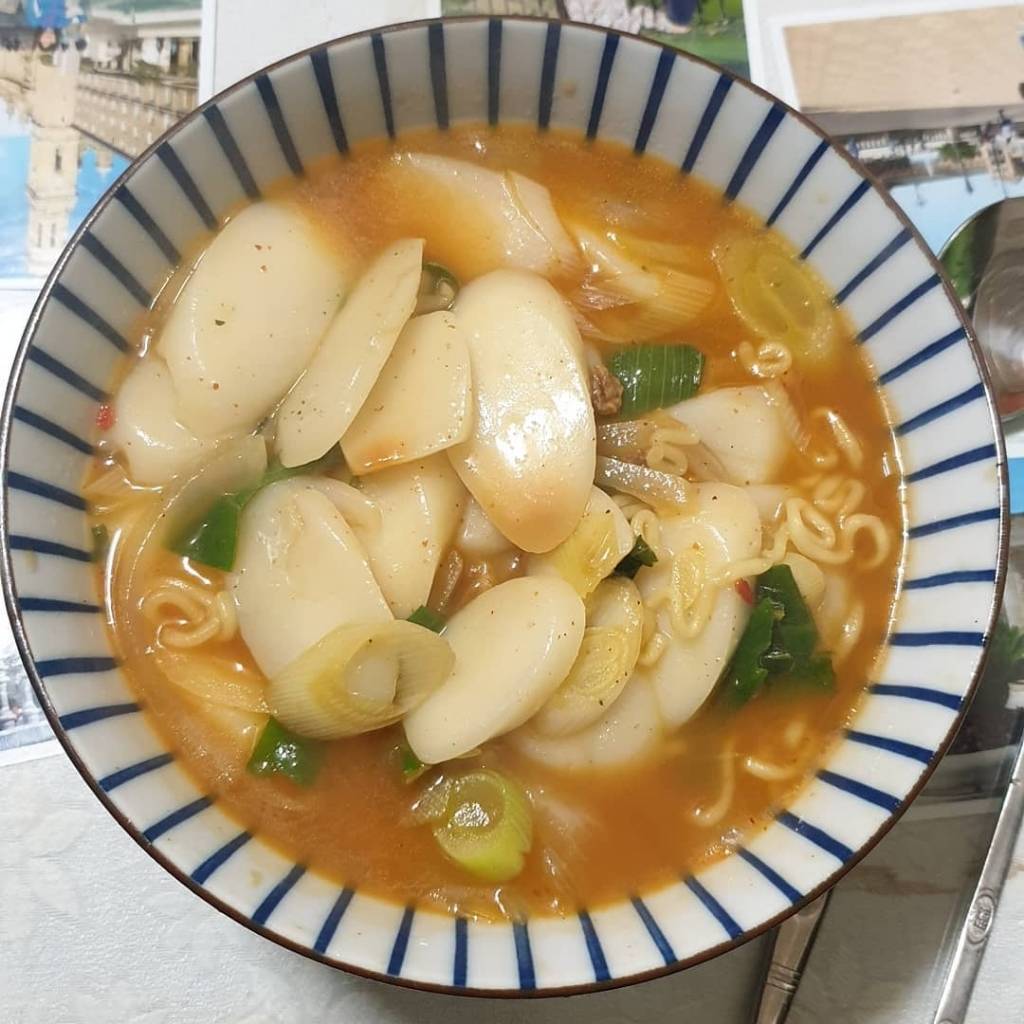 라면에 들어 간 떡 호 vs 불호 | 인스티즈