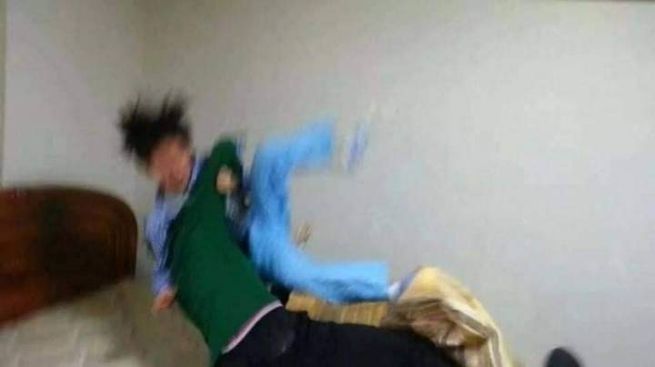 배게싸움을 핑계로 세트 궁 박아버리는 사촌형 | 인스티즈