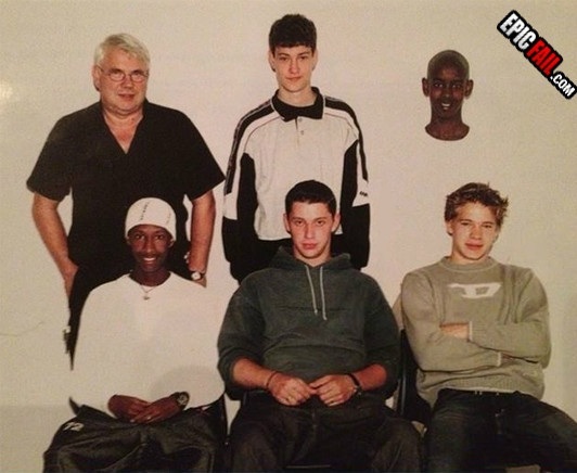 사진 찍을 때 흰 티를 입으면 안 되는 이유 | 인스티즈