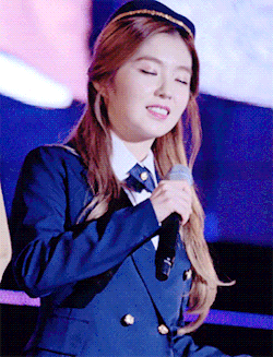 제복 입은 레드벨벳 아이린.gif | 인스티즈