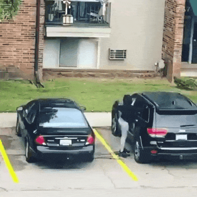 차량에 불 지르는 여자 | 인스티즈