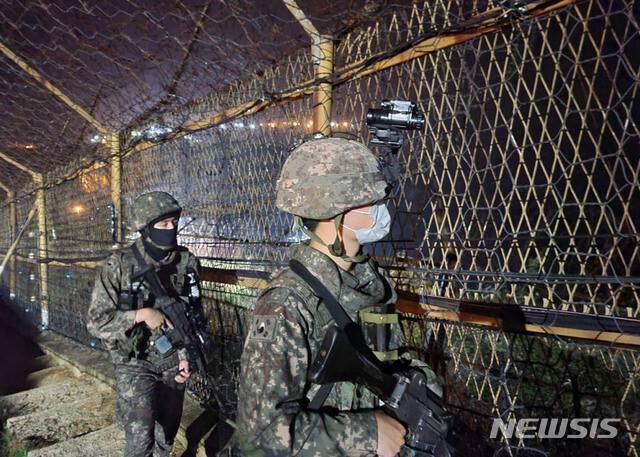 가짜사나이 vs 현역군인 비교 | 인스티즈