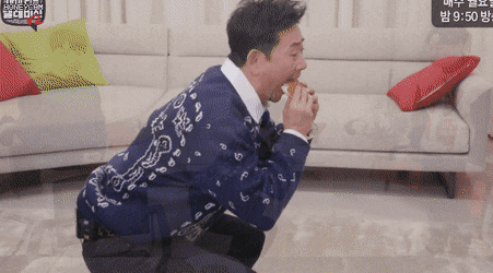 전광렬 아저씨! 선임 몰래 크림빵 먹는 이등병 연기 해주세요!.gif | 인스티즈