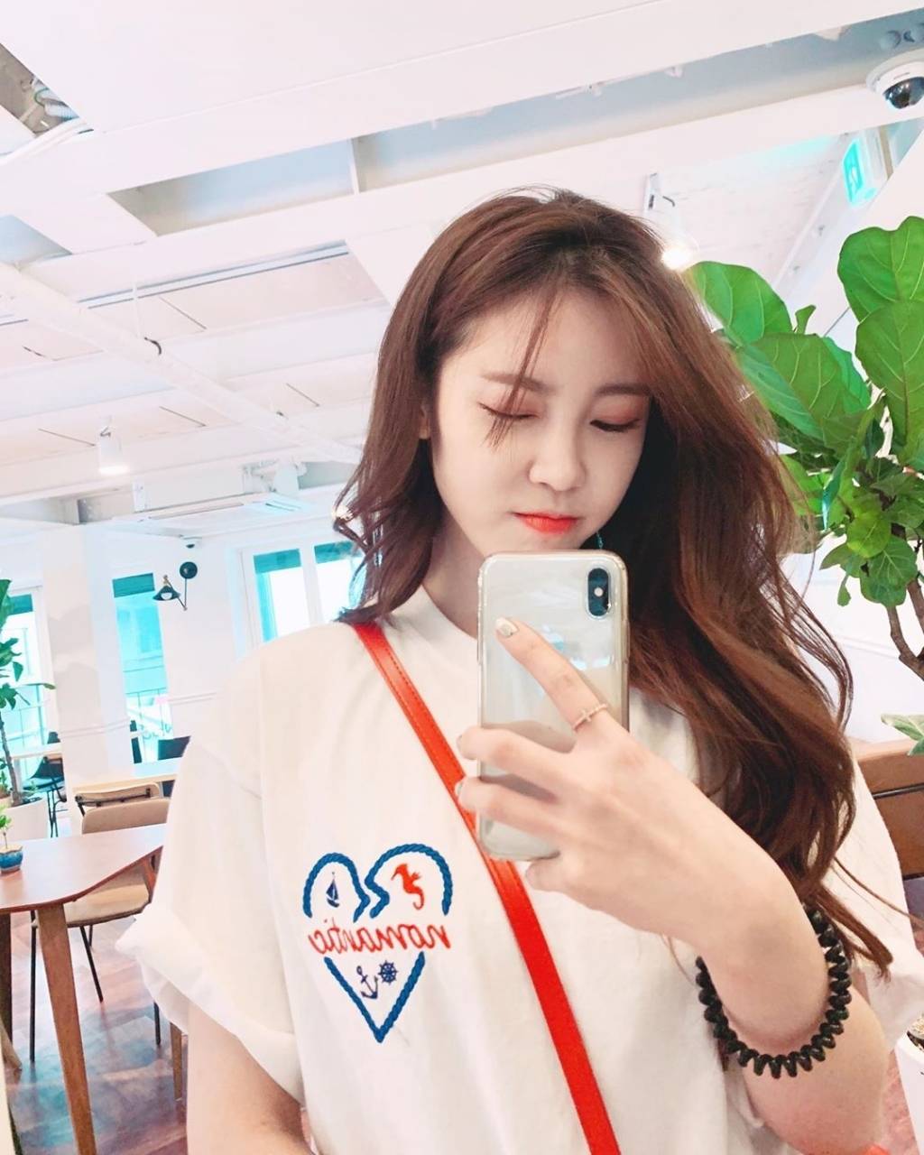 똑같은 티만 30장 있다는 전효성...........jpg | 인스티즈