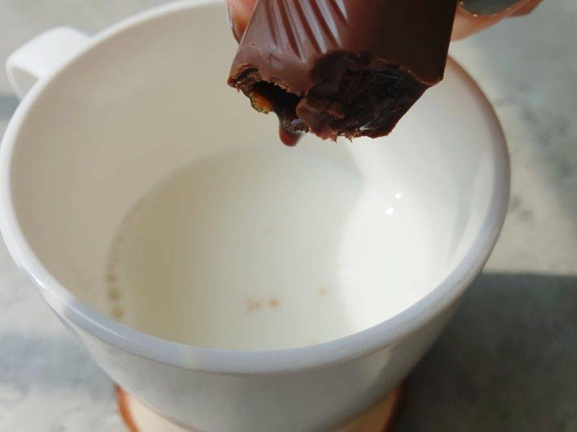 초콜릿 안에 액상커피가 들어있는 커피 초콜릿 | 인스티즈