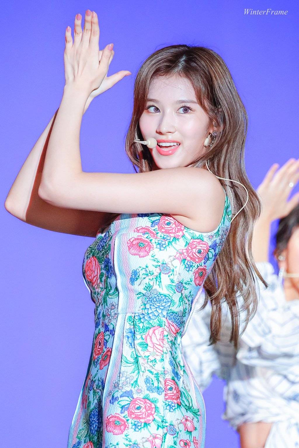 180723 트와이스 사나 - DTNA + What is love ? + Likey 울산 음악중심 | 인스티즈