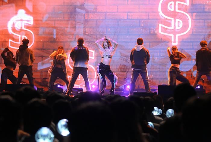 최근 오마이걸 가을동화 콘서트.jpg | 인스티즈