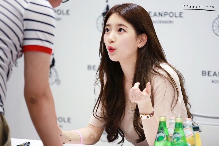 팬들 눈빛으로 조련하는 수지 | 인스티즈